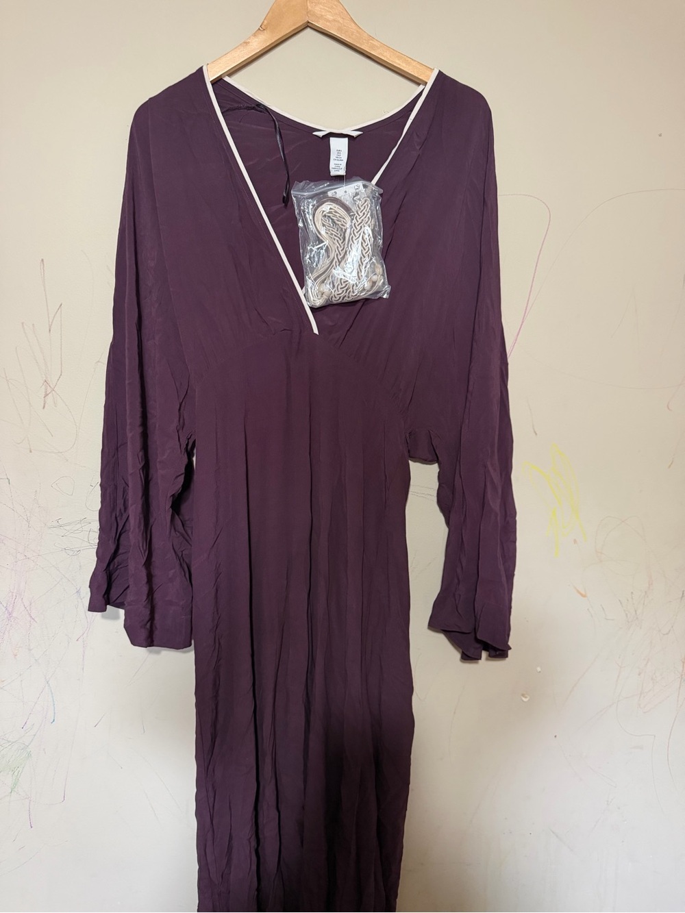 Plum V‑Neck Long Sleeve Dress with Contrast Trim